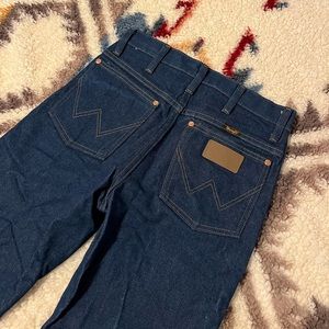 Wrangler Dark Wash Cowboy Cuts Size 27x32